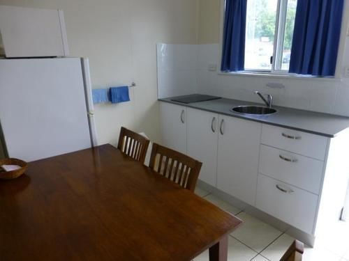 Airlie Court Units Aparthotel Airlie Beach Exterior photo