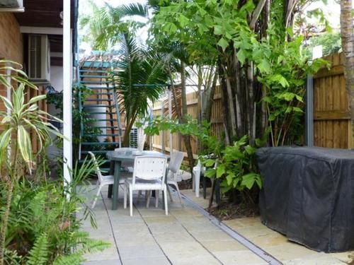 Airlie Court Units Aparthotel Airlie Beach Exterior photo
